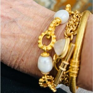 $280 Julie Vos Marbella Demi Bracelet in Freshwater Pearl gold. 7 1/4 “length.